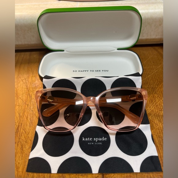 Kate Spade Amiyah Rose Blush Sunglasses NWOT Sold out ! - Picture 6 of 11